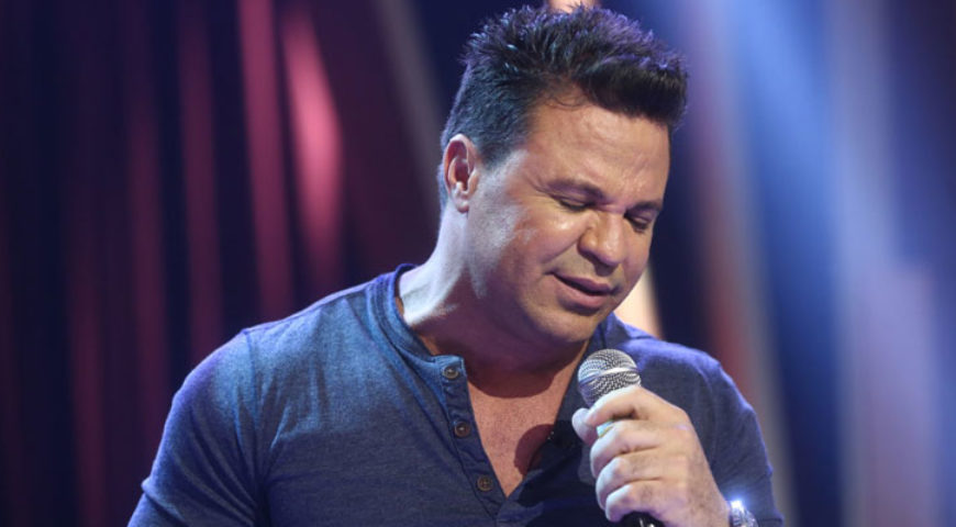 Eduardo Costa regrava Roupa Nova